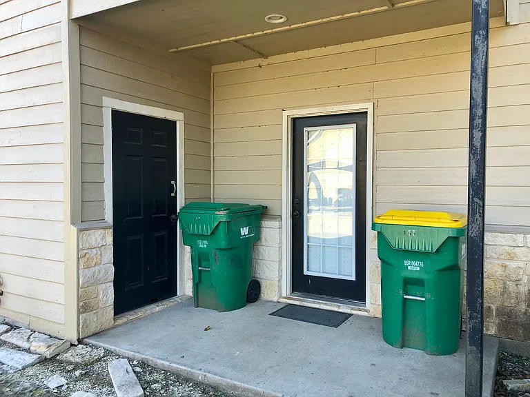 151-157 Bentwood — Photo 12