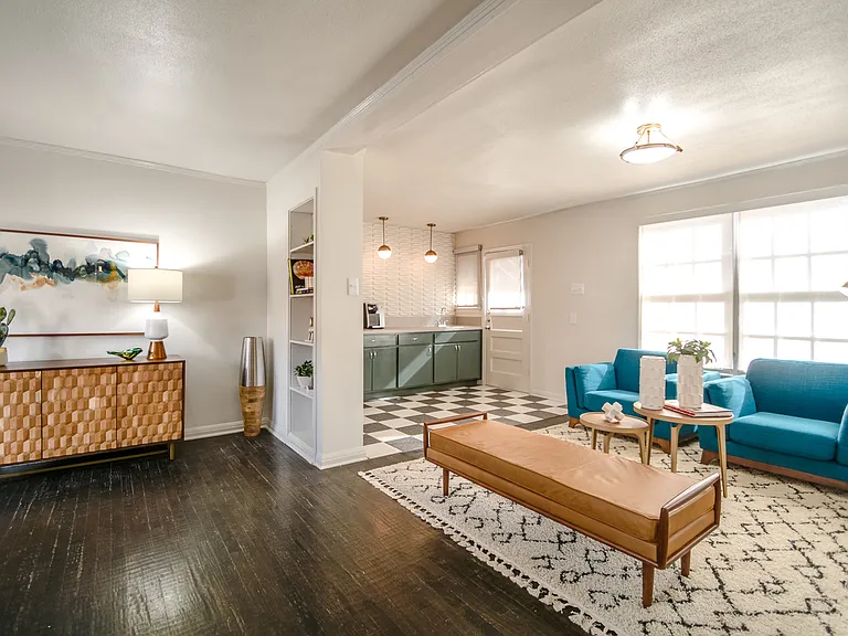 Urban Living in our Kessler Park Apartment Homes — Photo 36