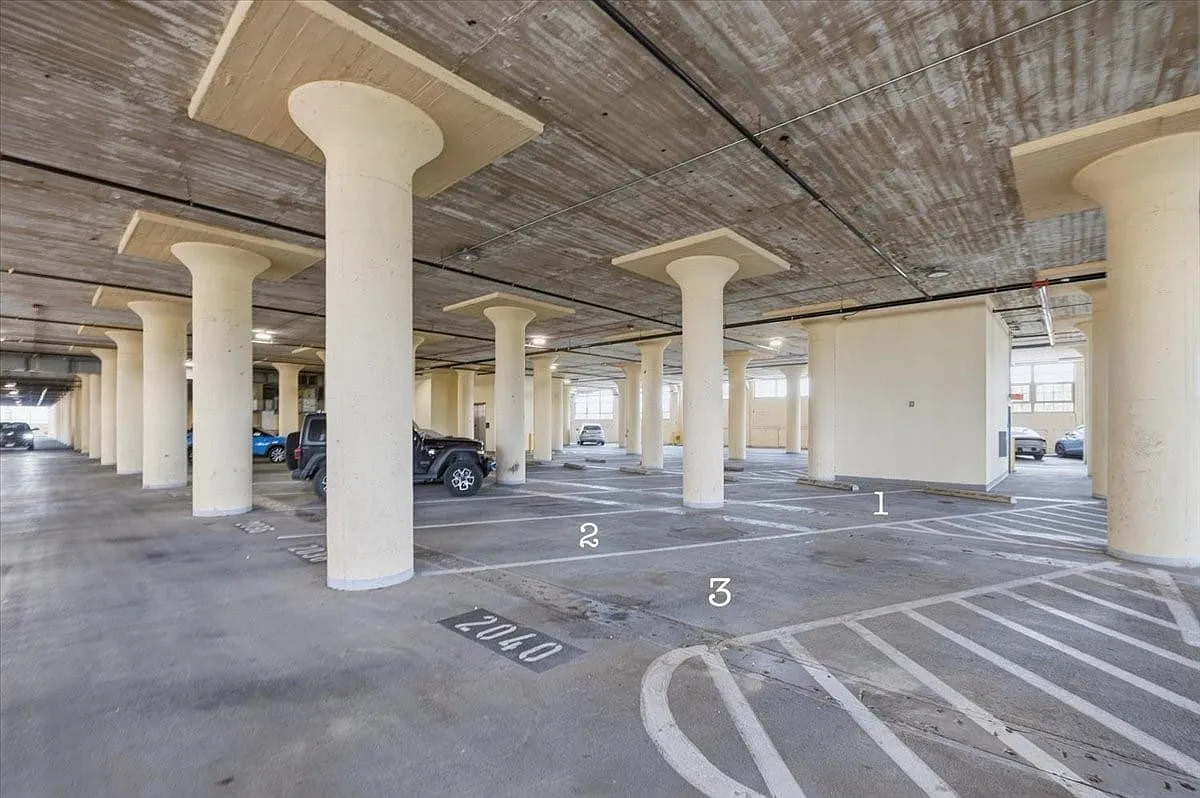 2 bed, 2.0 bath, 1263 sqft, $2,900 — Photo 3