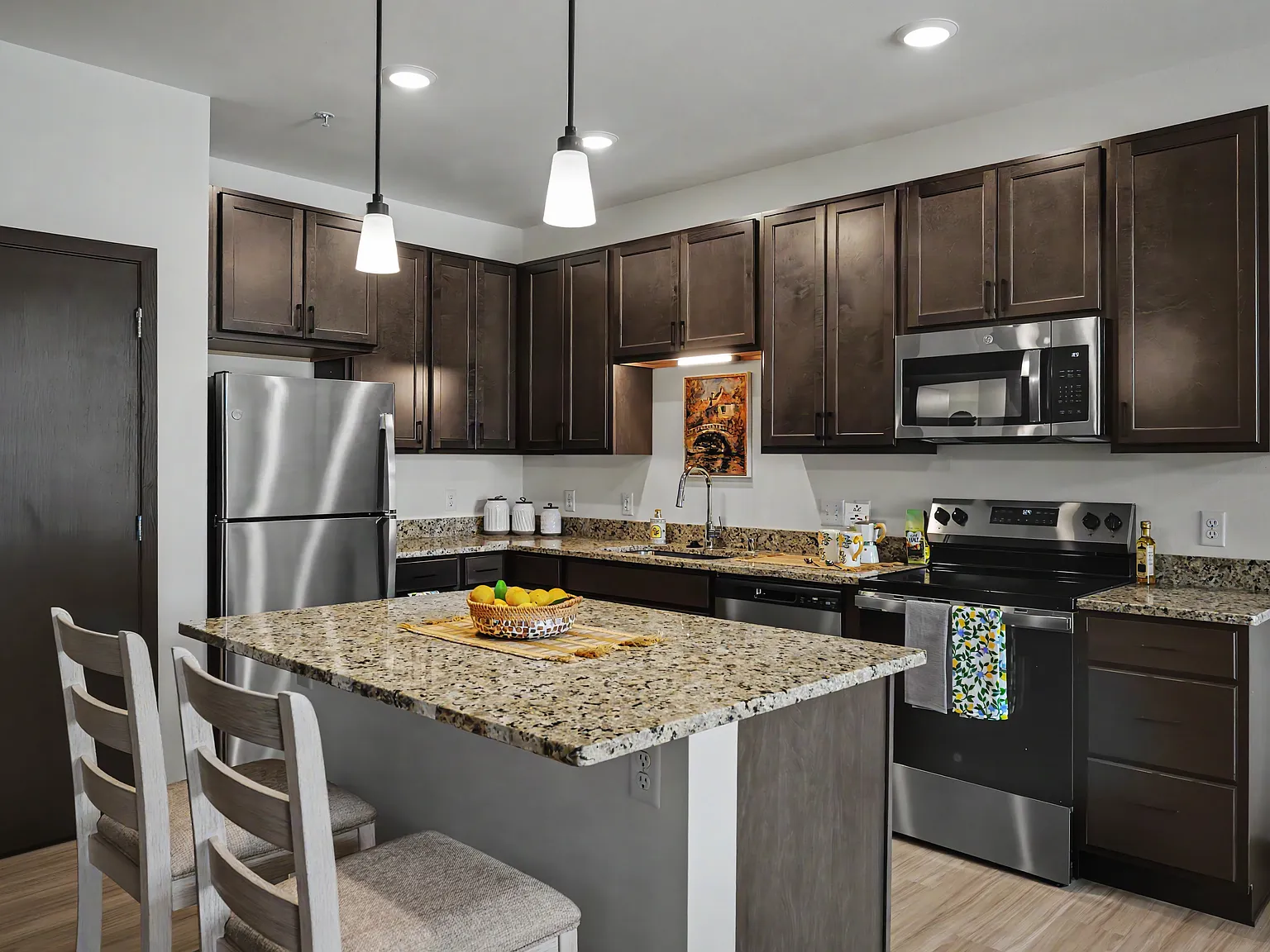 Vicino Apartments — Photo 3