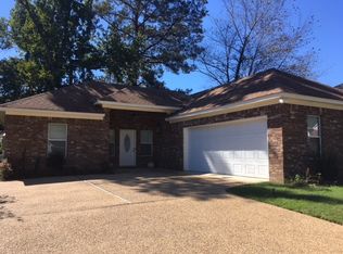 520 McDonald Dr, Clinton, MS 39056