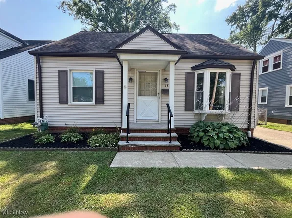 484 E 328th St, Eastlake, OH 44095