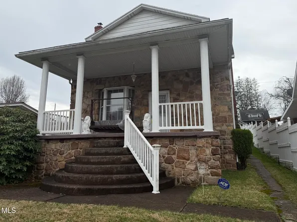 425 5th St, Tyrone, PA 16686