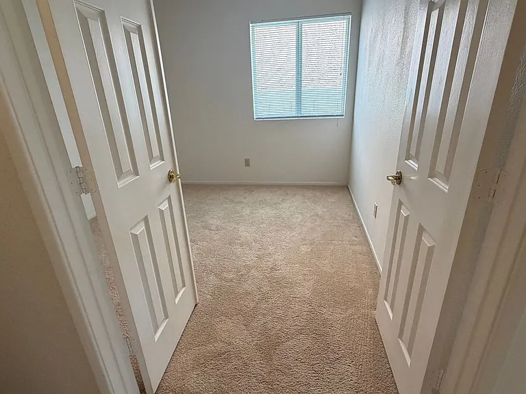 1328 Maplegrove Cir — Photo 24