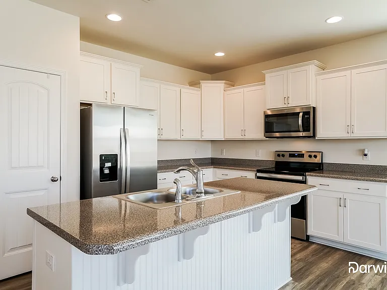 548 Carissa Ln — Photo 2