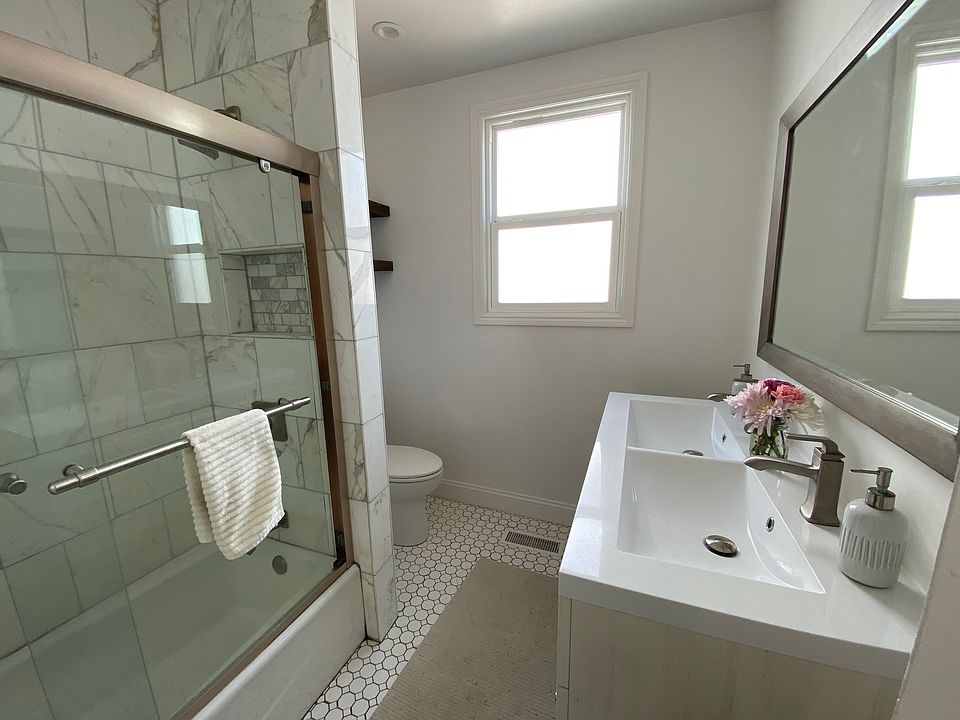 1st image of 431 Portola Dr