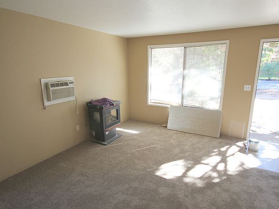 3rd image of 1887 & 1889 NE Tucson Way #1889