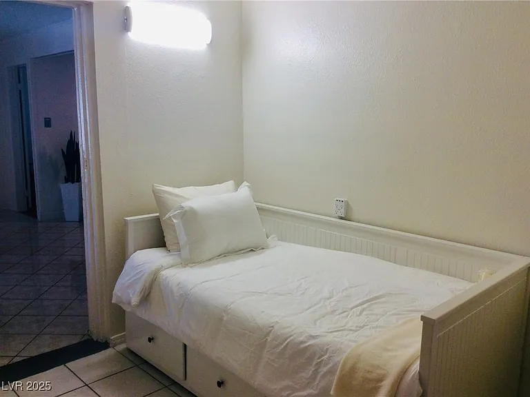 5108 Wilbur St — Photo 31