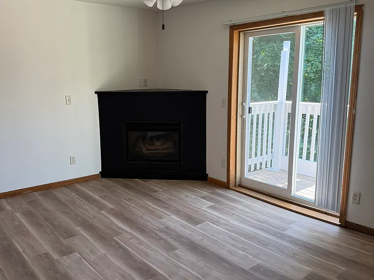 1519 1/2 Wilson St #B — Photo 7