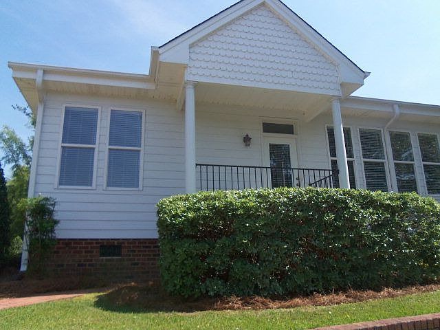 1st image of 590 Lakeland Dr