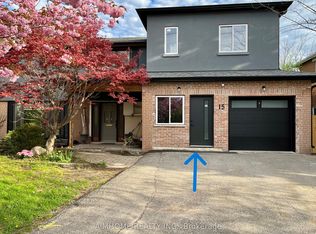 15 Waddington Cres #2, Toronto, ON M2J2Z9