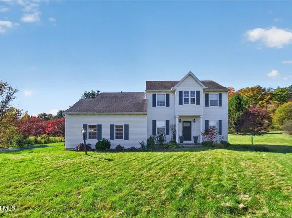 2 Saddle Club Hill Drive, East Greenbush, NY 12061