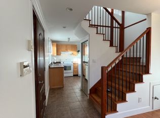 280 Carisbrooke Rd E #1, North Vancouver, BC