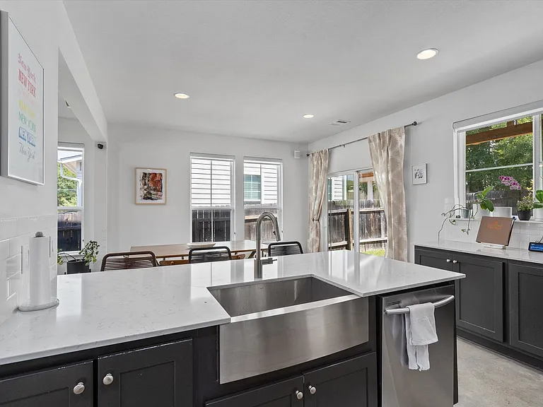 1309 Fort Branch Blvd — Photo 10