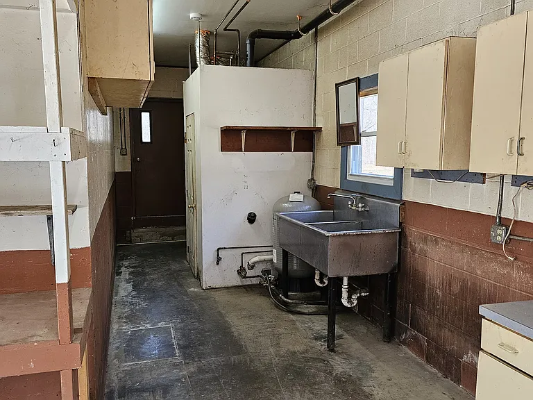School House Ln — Photo 4