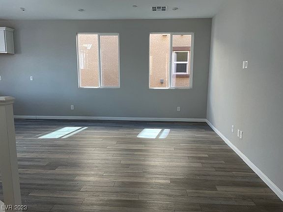 4th image of 859 Greenspire St