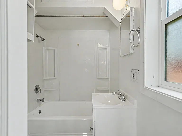 520 19th St NE — Photo 15