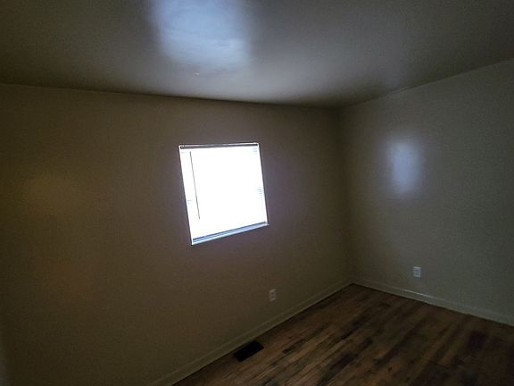 4th image of 1205 S Denny St