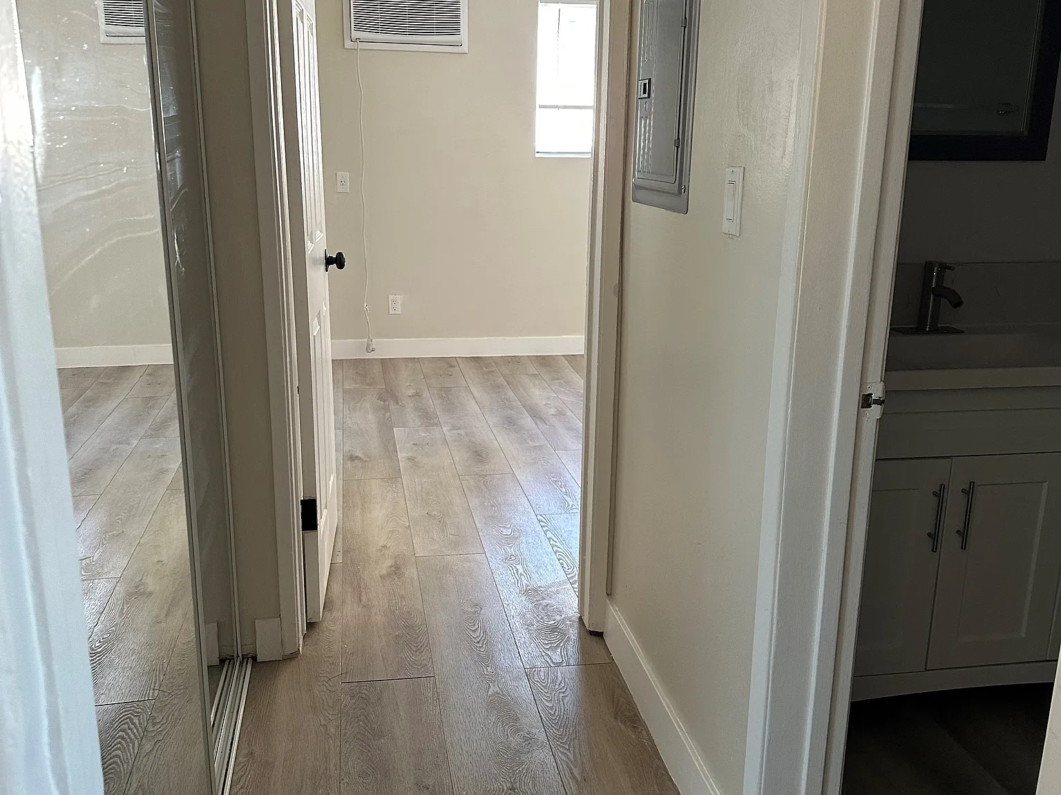 1 bed, 600 sqft, $1,800 — Photo 4
