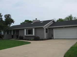 2911 W Minnesota Ave, Franklin, WI 53132