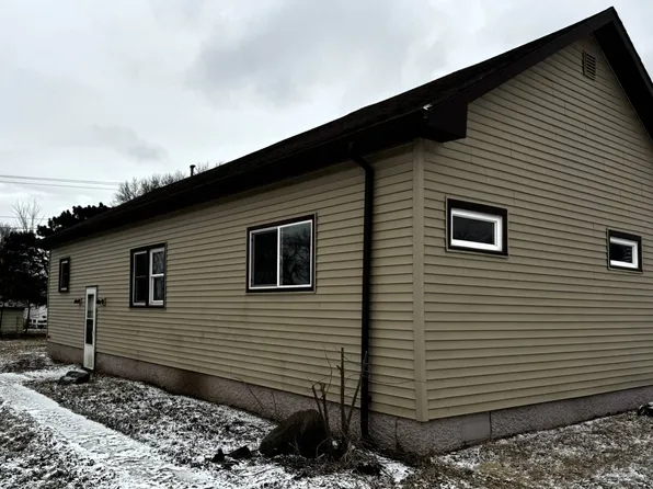 105 Main St, Hanlontown, IA 50444