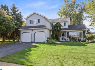 22 Ronald Cir, Oreland, PA 19075
