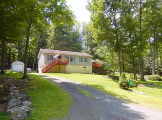 36 Upper Playground Trl, Hawley, PA 18428