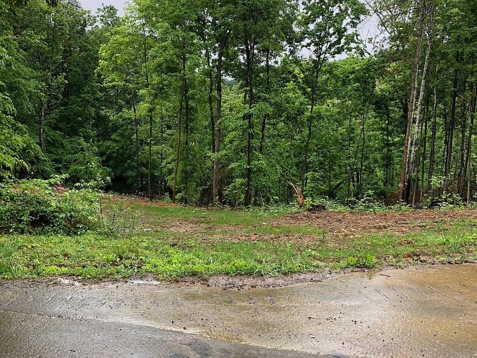 1st image of 213 Madeline Ln