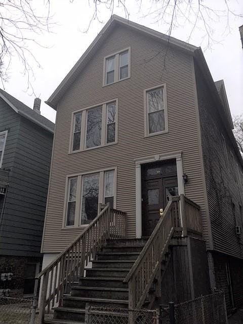 1st image of 3118 N Kenmore Ave APT 3