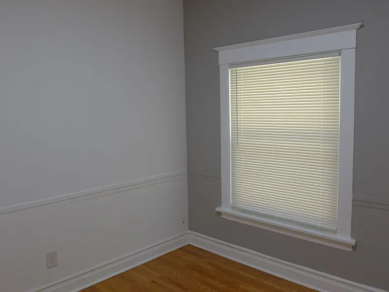 136 Elgin Ave — Photo 13