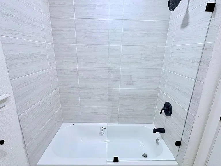 5831 Chinaberry Dr — Photo 8
