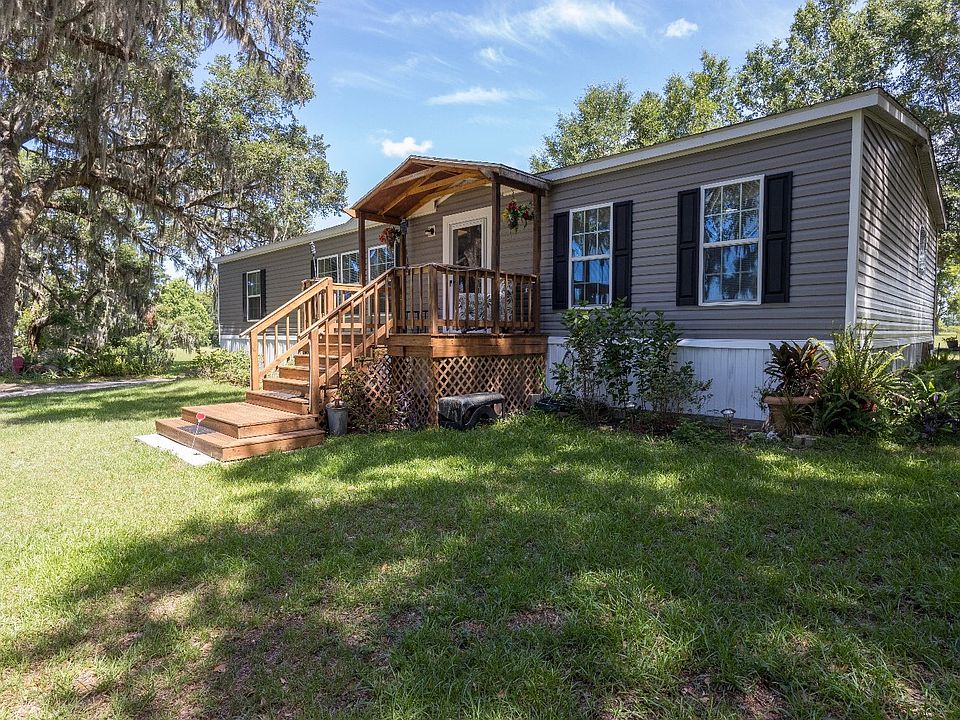 1st image of 335 SW Caruso Pl