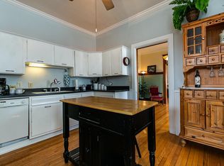 1240 University Ave #2, Dubuque, IA 52001