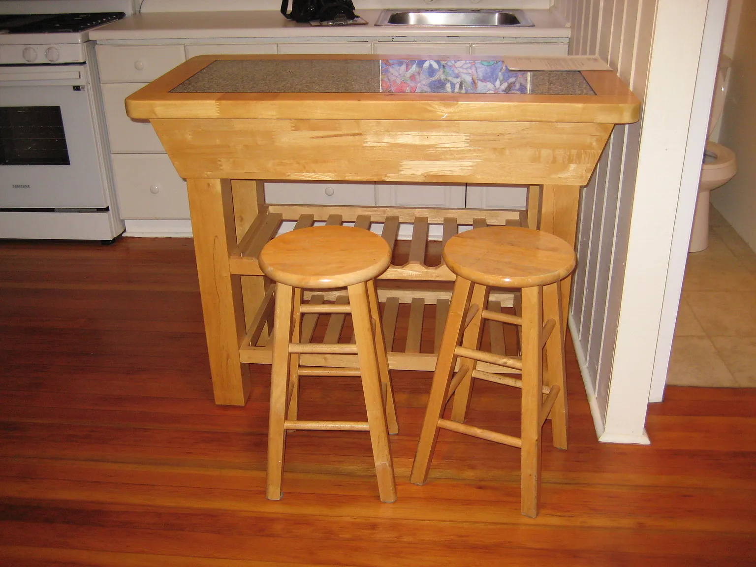 Studio, 300 sqft, $2,150 — Photo 4