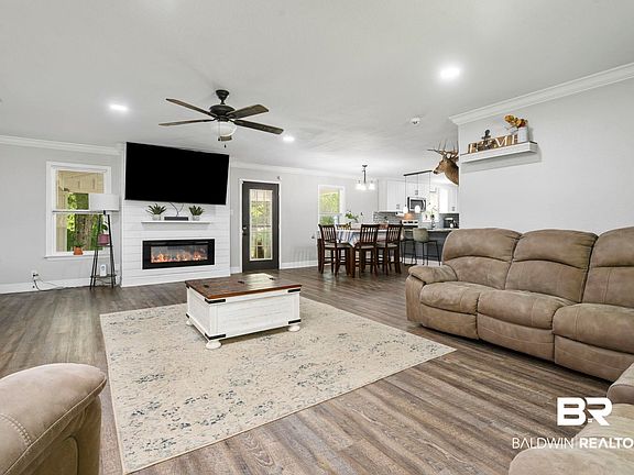 3rd image of 6685 Voran Dr