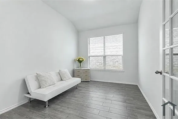 1704 Emilia Dr — Photo 6