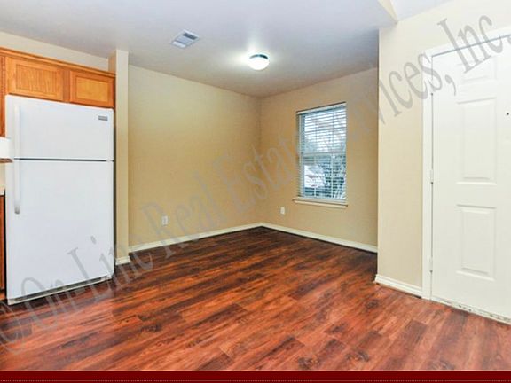 5th image of 3805 Oldenburg Ln #A