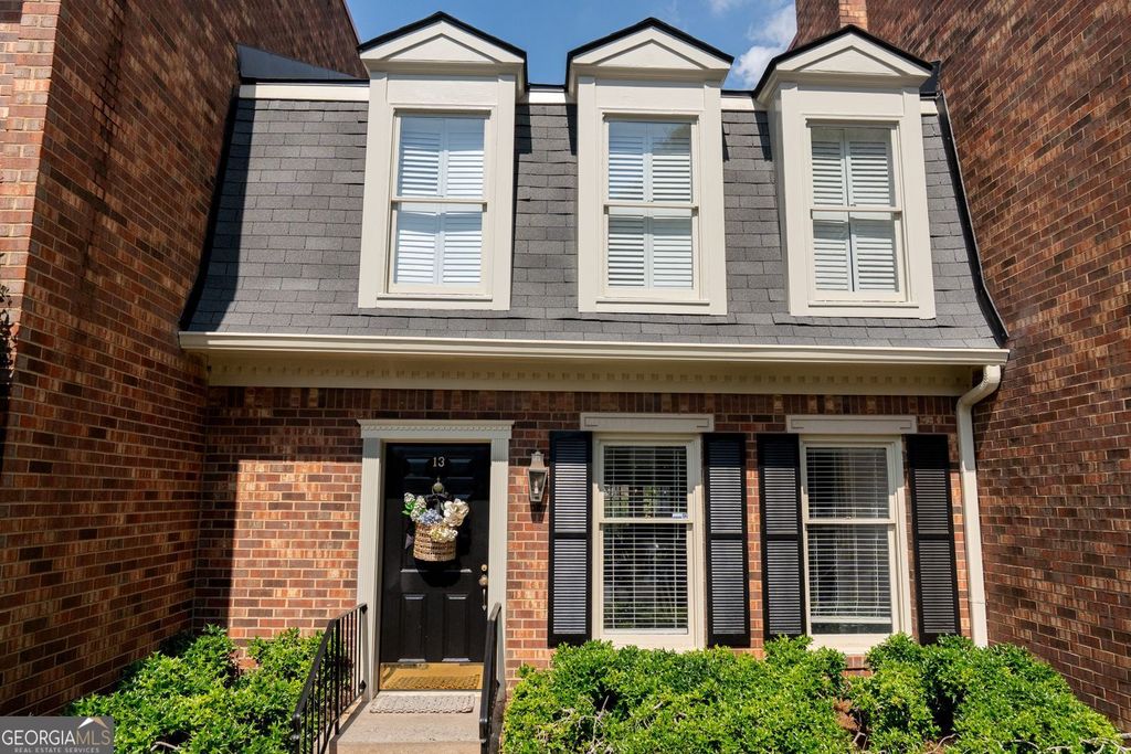 13 Stratford Hall Pl NE #13, Atlanta, GA 30342 townhouse