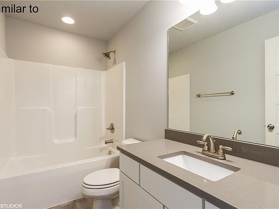 4th image of 344 SE Hollow Ct