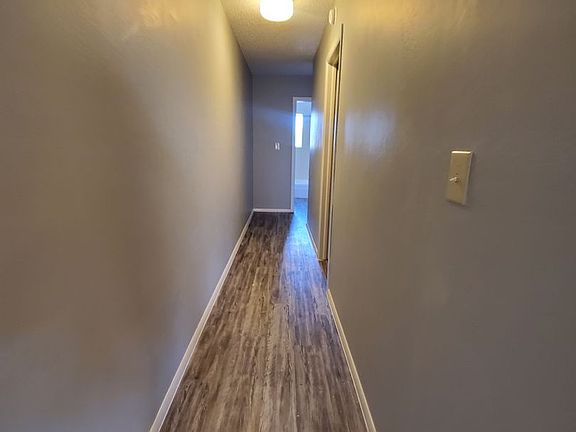 5th image of 505 W Broadway Ave #27