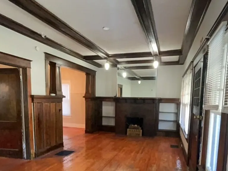803 S 35th St — Photo 2