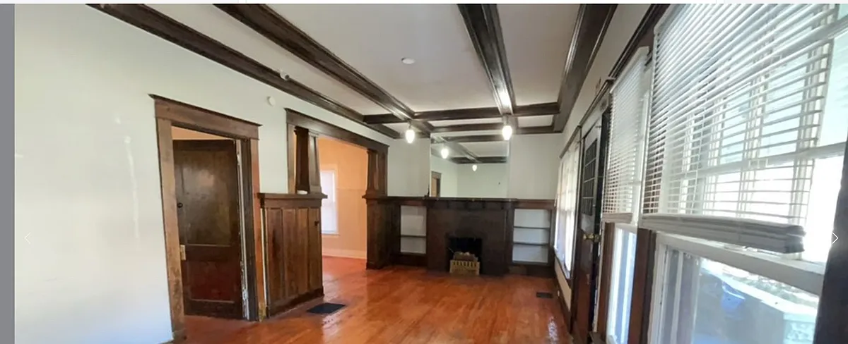 Building Photo - 803 S 35th St