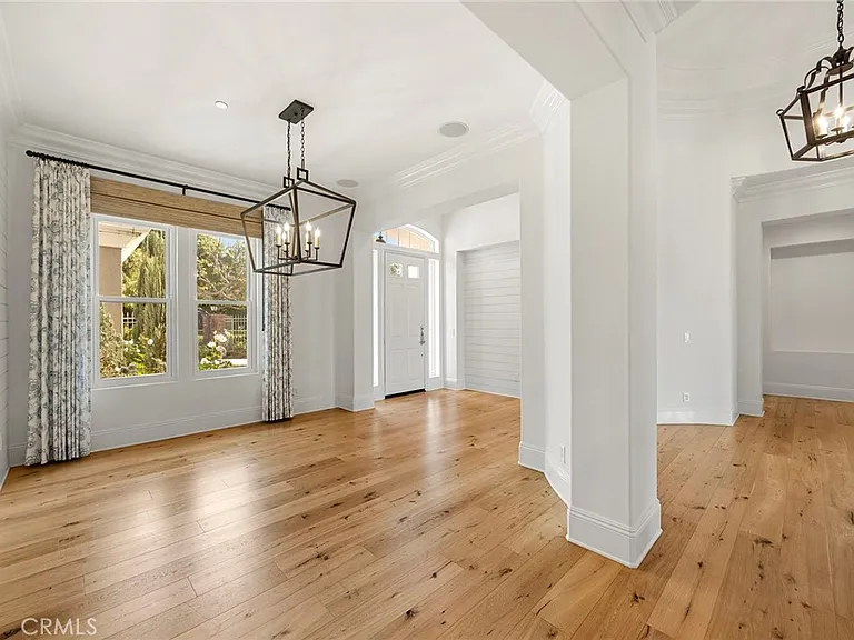 2309 Skyline Dr — Photo 9