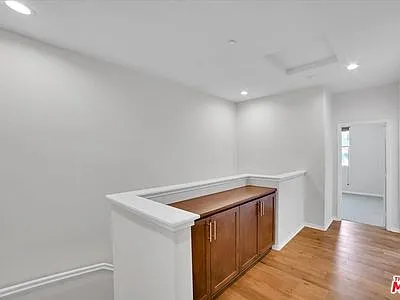 281 N Mar Vista Ave #3 — Photo 17
