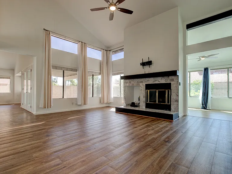 1945 E Velvet Dr — Photo 14