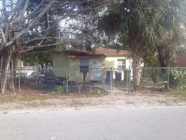 1st image of 888 NW 16th Ter