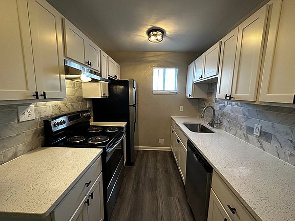3rd image of 423 E Ocean Ave #15