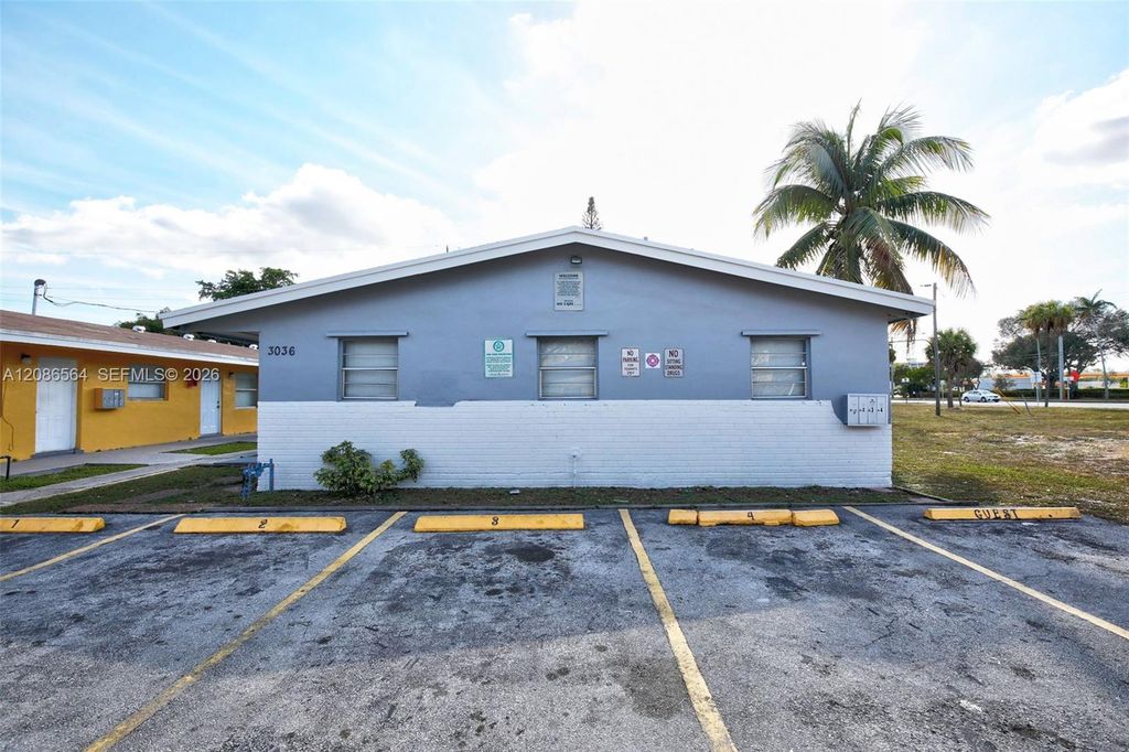 3036 NW 2nd St, Pompano Beach