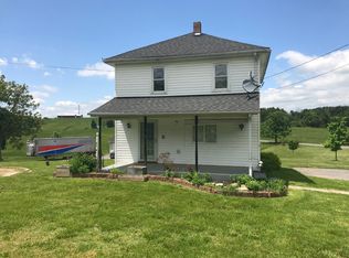 1418 Fairfax St, Berkeley Springs, WV 25411