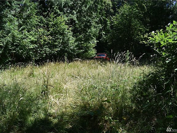 3rd image of 9617 Mariner Dr NW